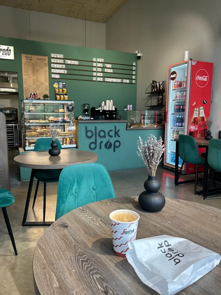 Interior cafenea Black Drop